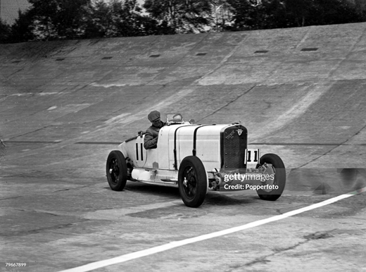 GN5872 - 32 - Brooklands (practice) GN5872 - 32 - Brooklands (practice)